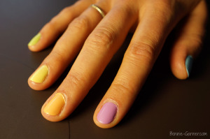 Ongles arc-en-ciel