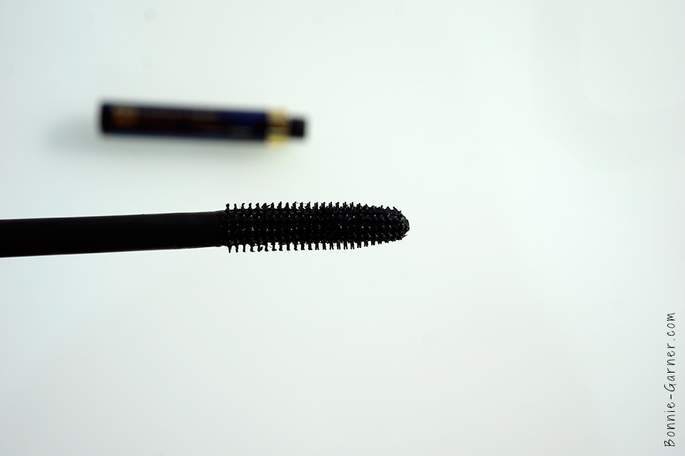 Mascara Sumptuous Infinite d’Estée Lauder, mon avis zoom brosse picots