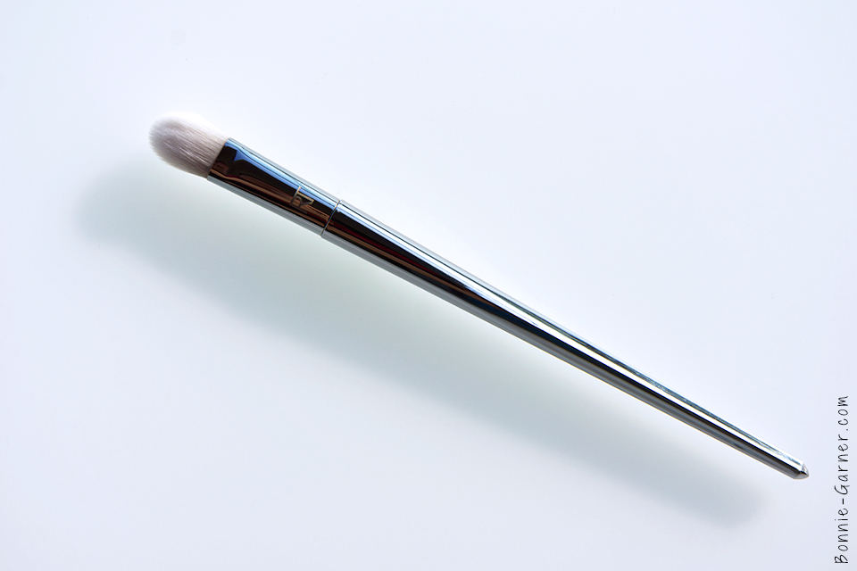 Real Techniques Bold Metals 200 Oval Shadow
