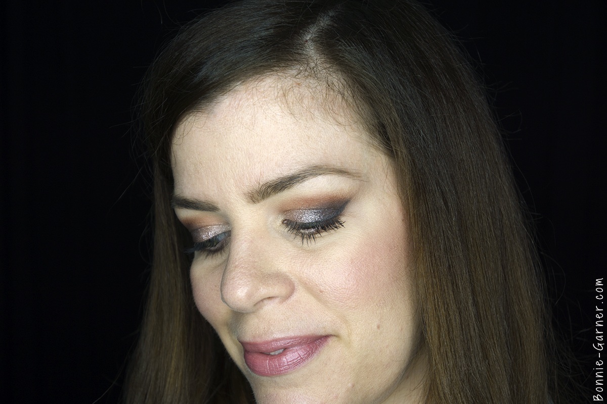 Anastasia Beverly Hills Shadow Couture World Traveler eyeshadow palette makeup look: soft peach, morocco, fudge, heirloom, pink champagne, chic