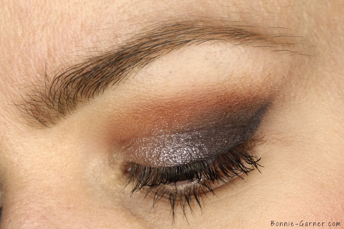 Anastasia Beverly Hills Shadow Couture World Traveler eyeshadow palette makeup look: soft peach, morocco, fudge, heirloom, pink champagne, chic zoom