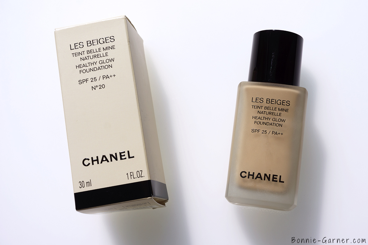 CHANEL Les Beiges Healthy Glow Foundation N°20