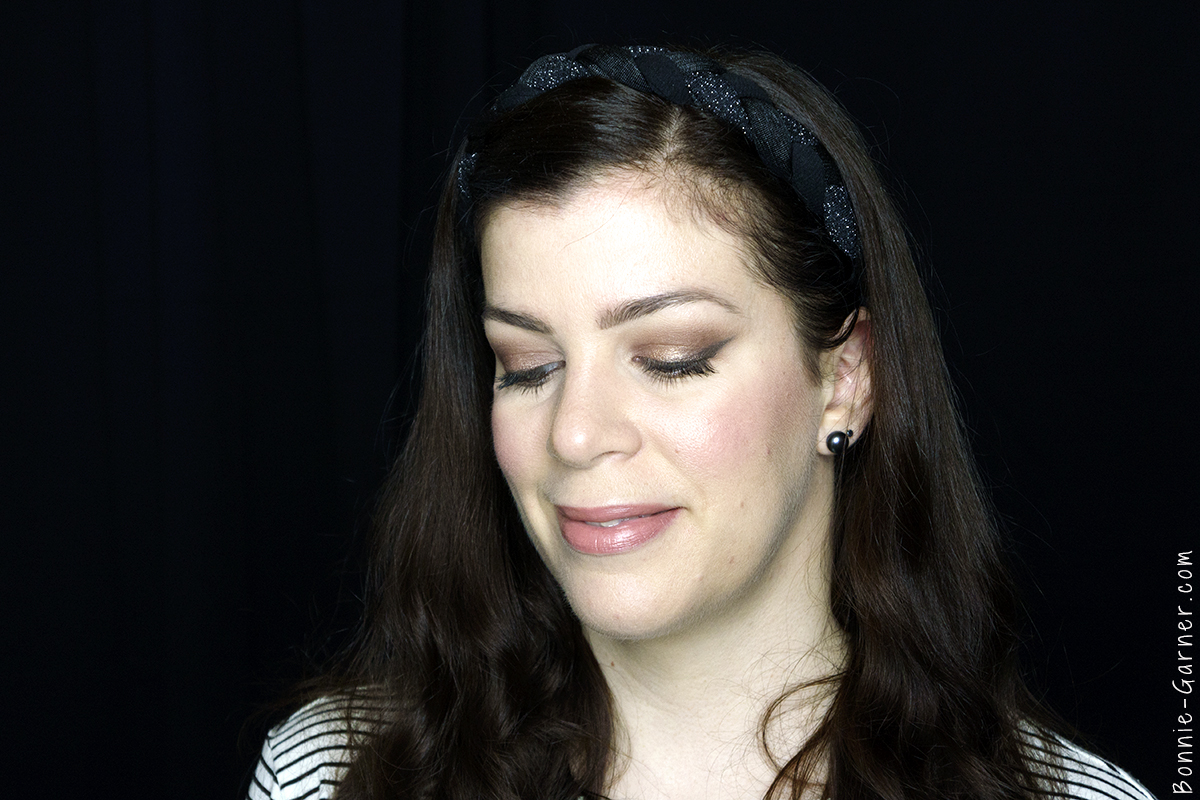 Too Faced Chocolate Bon Bons eyeshadow palette makeup look: Divinity, Mocha, Bordeaux, Molasses Chip, Satin Sheets