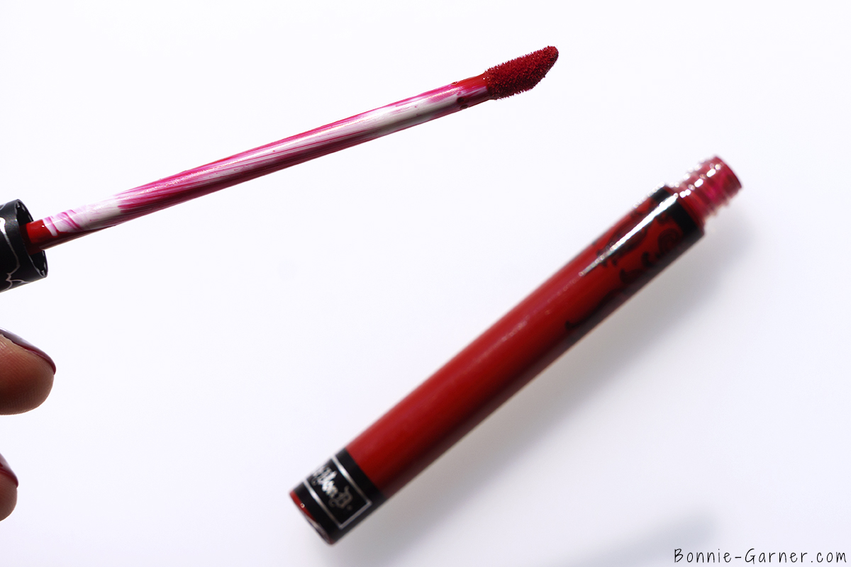 Kat Von D Everlasting liquid lipstick Outlaw