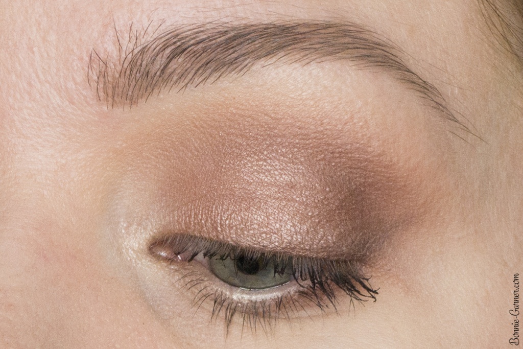 Makeup Geek eyeshadows satin finish look zoom