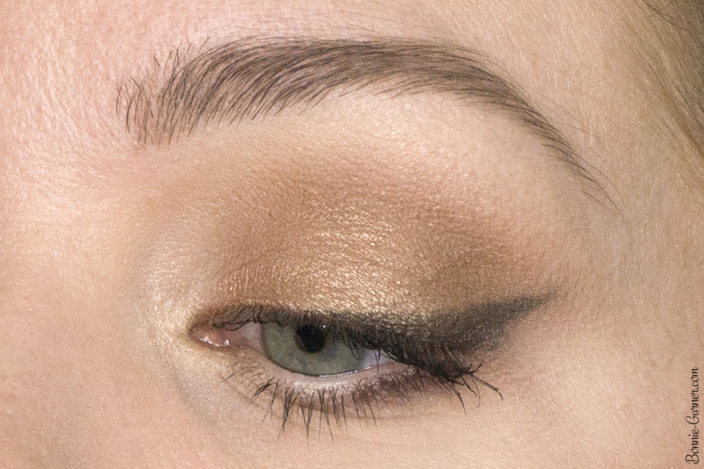 Makeup Geek eyeshadows satin finish look zoom